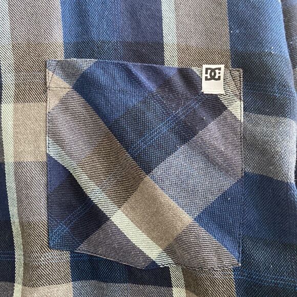 DC button down shirt plaid NWOT Sz xxl - Picture 9 of 10